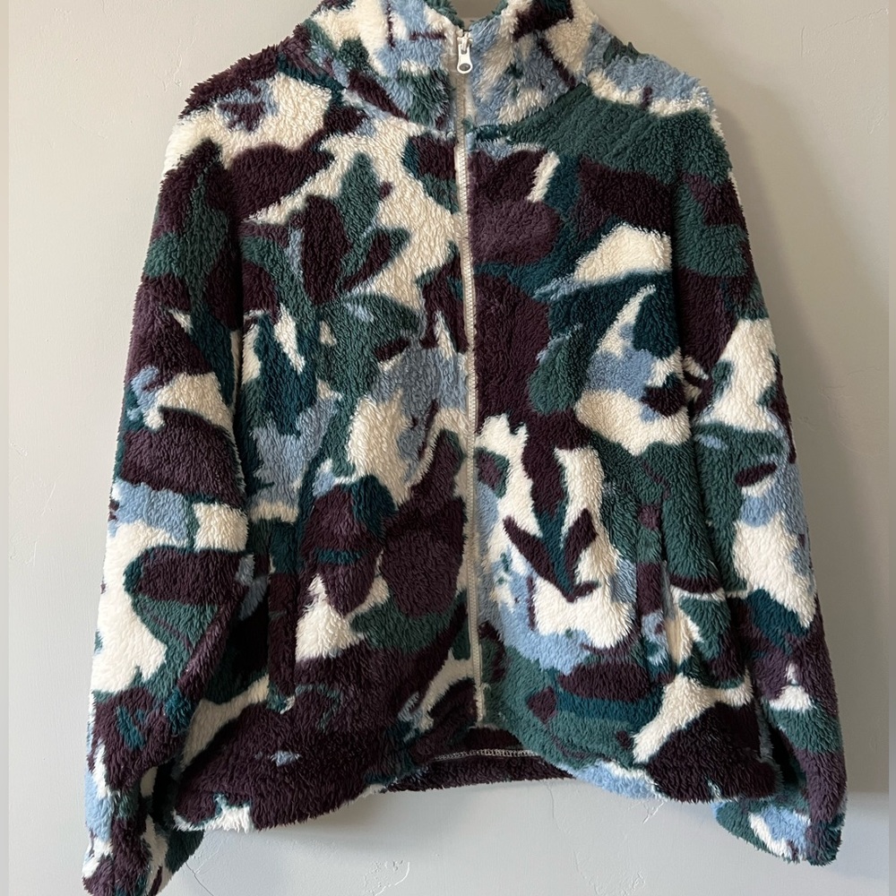 Cozy Zip-up Sherpa